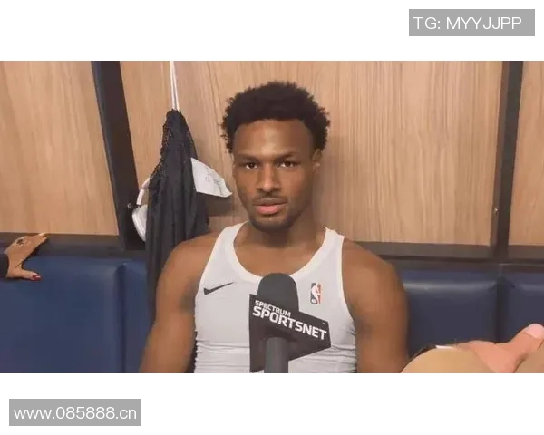 夸梅直言布朗尼一年无进步威少积极跑动更具价值 夸梅直言布朗尼一年无进步威少积极跑动更具价值