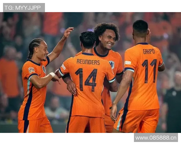 荷兰队官方推特发布海报热身世预赛对阵马耳他德容加克波等明星球员亮相 荷兰队官方推特发布海报热身世预赛对阵马耳他德容加克波等明星球员亮相