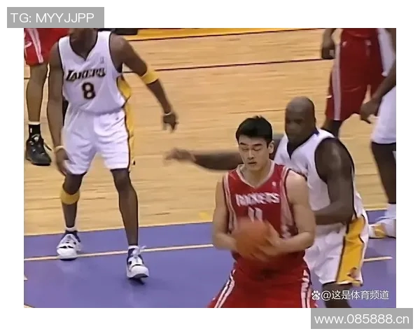 姚明奥尼尔韦德卡特齐聚中国赛现场引发球迷热议 姚明奥尼尔韦德卡特齐聚中国赛现场引发球迷热议