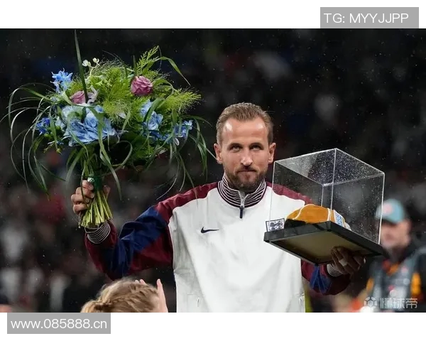 奇克重返英格兰国家队七年后获赠纪念帽子表达喜悦之情