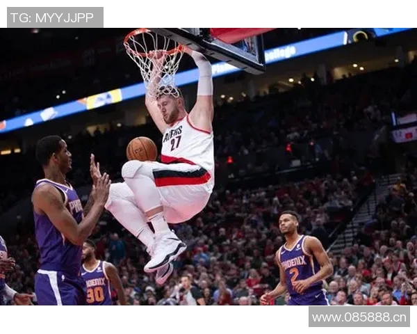 格莱姆斯全场表现惊艳13投7中砍下22分7篮板13助攻创助攻生涯新高