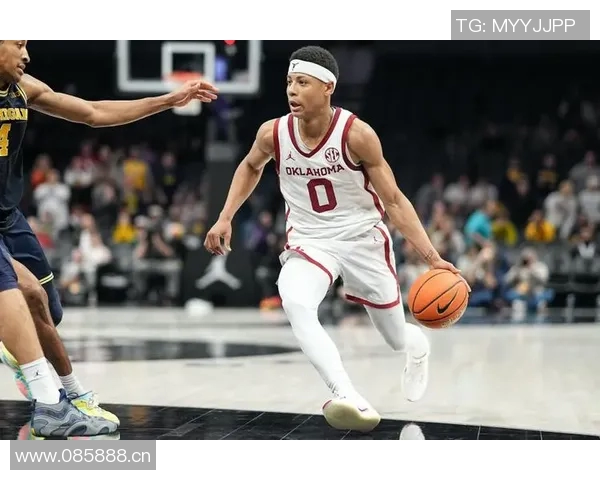 费尔斯表现不俗上半场7投3中贡献7分4篮板3助攻助力鹈鹕 费尔斯表现不俗上半场7投3中贡献7分4篮板3助攻助力鹈鹕