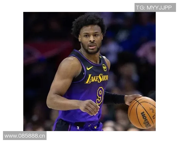 雷迪克称赞布朗尼成长显著G联盟经历助力他的全面提升 雷迪克称赞布朗尼成长显著G联盟经历助力他的全面提升