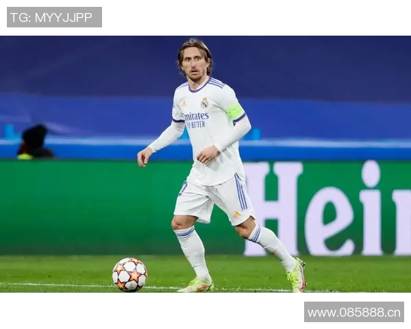 莫德里奇全场表现不佳射门与关键传球均未得分被对手频繁突破评分仅为68