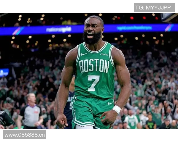 杰伦布朗全场最高30分表现出色三分球命中率高达44助力球队胜利 杰伦布朗全场最高30分表现出色三分球命中率高达44助力球队胜利