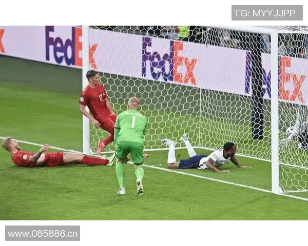 河南队凭李提香乌龙球领先浙江后防线三人染黄局势紧张